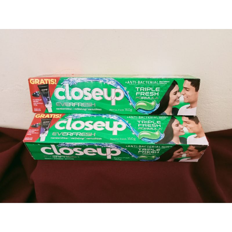 Pasta Gigi Close Up Tripel Fresh Formula 160 gram free Close Up White Attraction 20gr dalam Kemasan