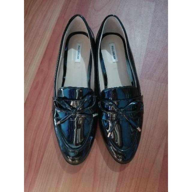 Flatshoes pull n bear sepatu pull n bear ( preloved)