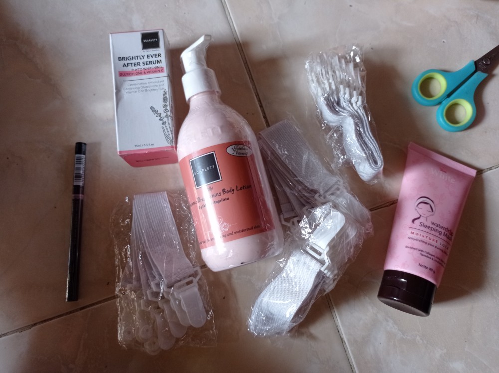 Sheet Grippers (4 Pcs Pengait Ujung Sprei)