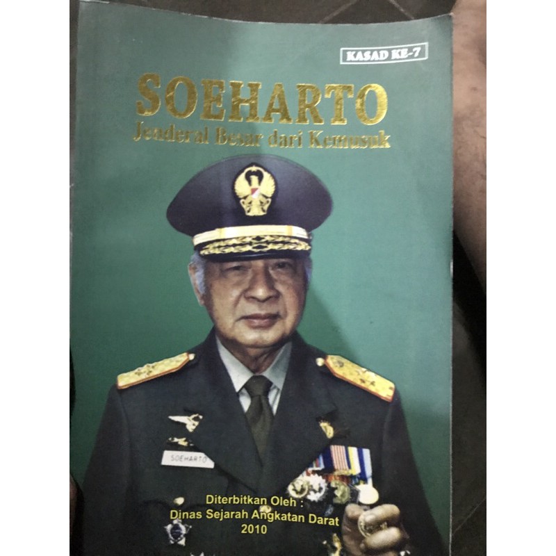 SOEHARTO JENDRAL BESAR DARI KEMUSUK