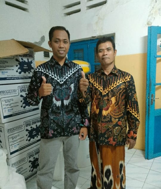 Kemeja Batik Cowok Batik Pria Modern Lengan Panjang Motif Cakra Kuning