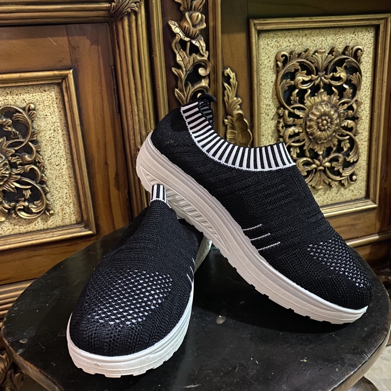 SPORT FASHION - Sepatu Wanita Hitam