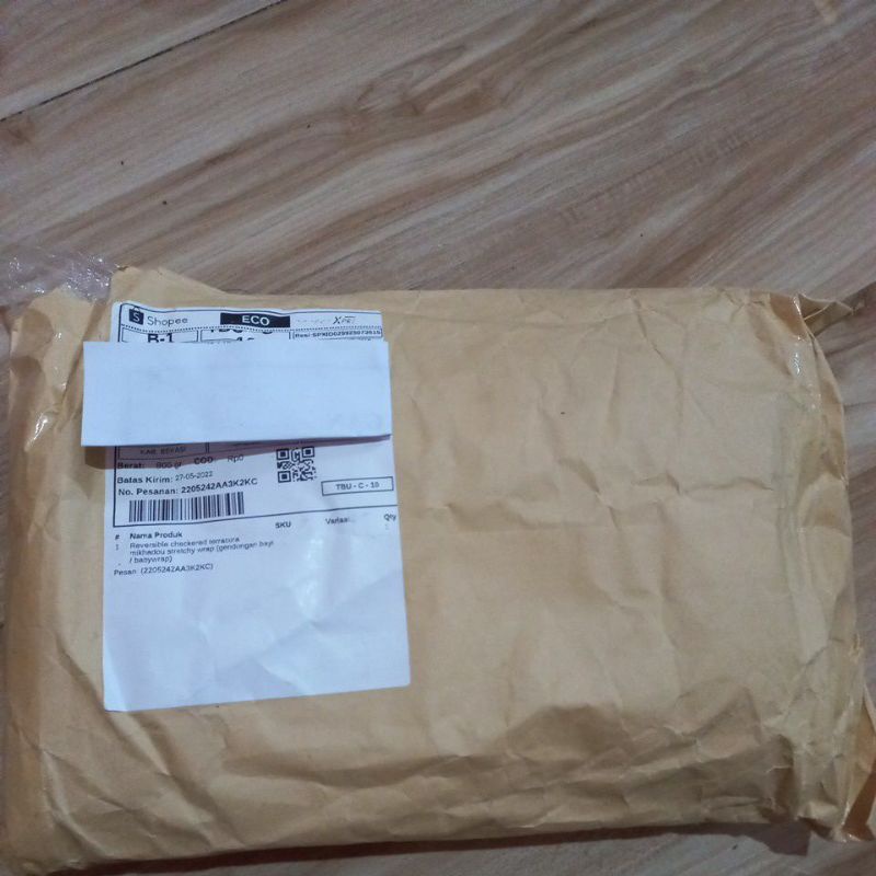 reversible checkered terracota mikhadou stretchy wrap (gendongan  bayi/baby wrap)