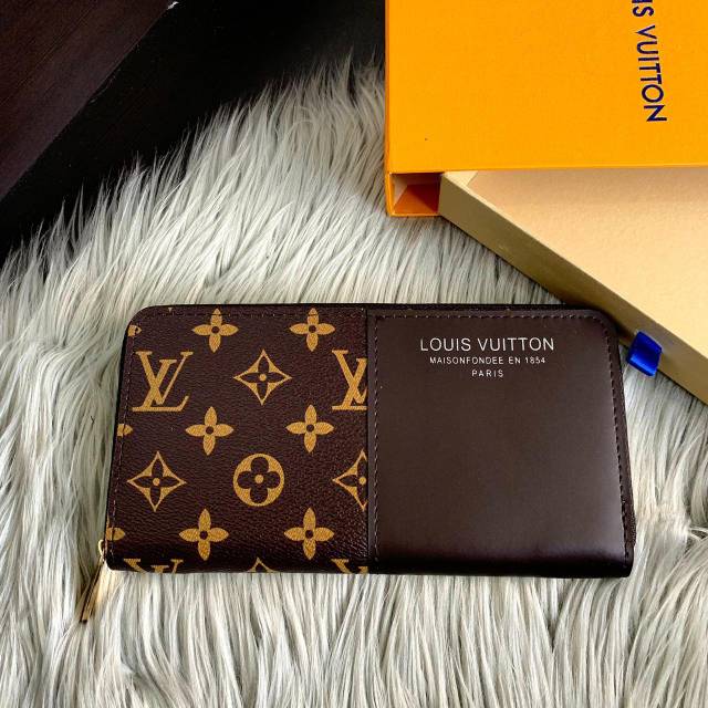 #AAA60017 Dompet LV