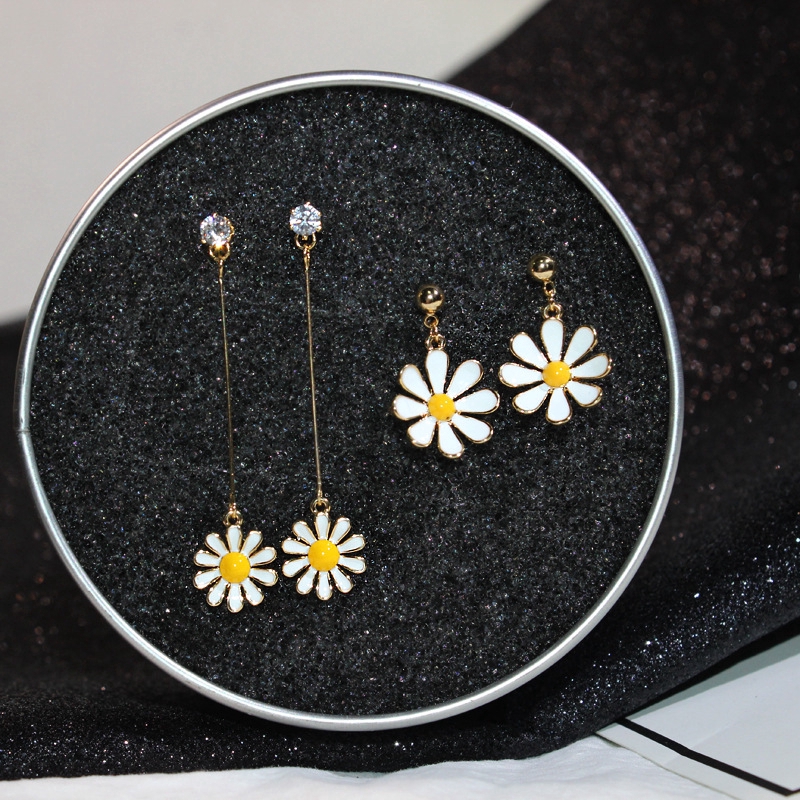 Anting Tusuk Gantung Desain Bunga Daisy Gaya Korea Untuk Wanita