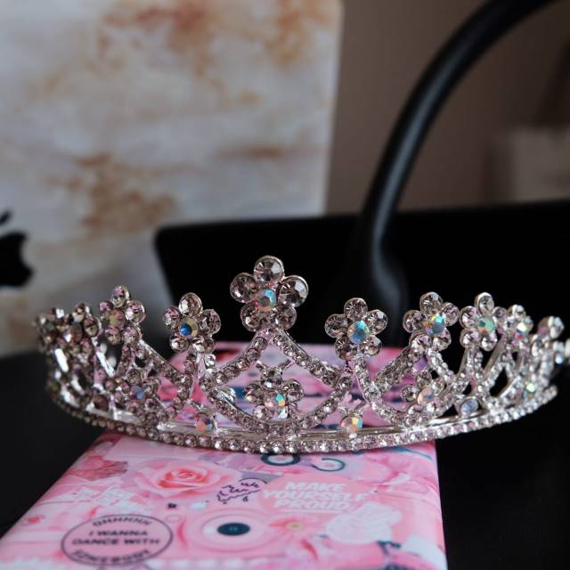 Mahkota pengantin wanita Bunga