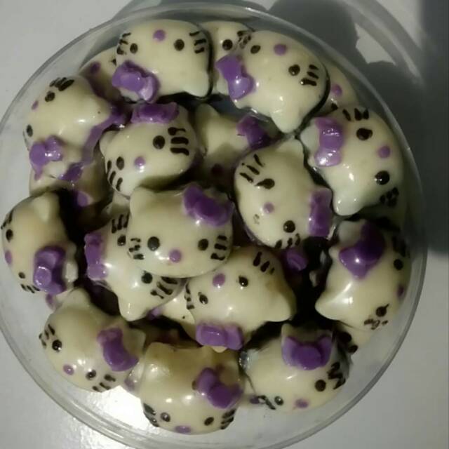 

Coklat bentuk hello kitty