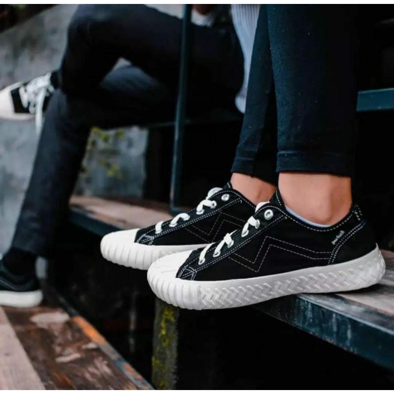 Sepatu Gearfourth - Original Black White