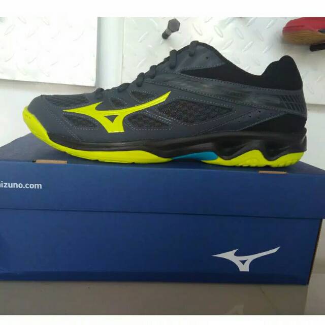 Sepatu original mizuno thunder blade volly cowok