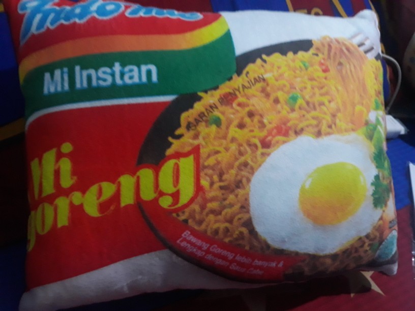 Bantal Unik Sofa Lucu Indomie