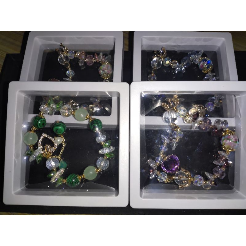 Gelang Batu Kristal Lapis Emas