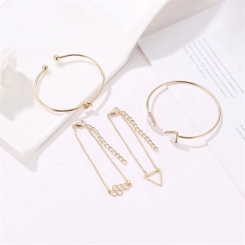 4Pcs /  Gelang Bangle Wanita Gaya Korea Geometri Segitiga Fashion Berantai