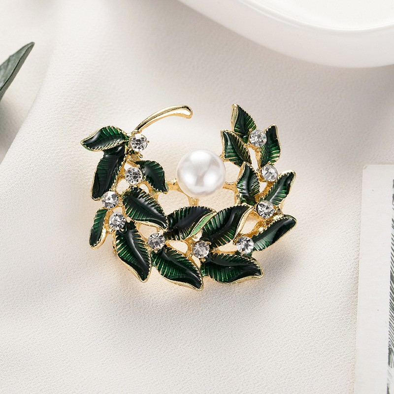 Versi Korea Daun Hijau Berlian Imitasi Mutiara Garland Bros Segar Gaya Pastoral Daun Hijau Cabang Karangan Bunga Bros Mutiara Populer All-Match Aksesoris Unisex-4