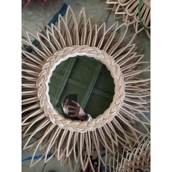 cermin rotan sintetis