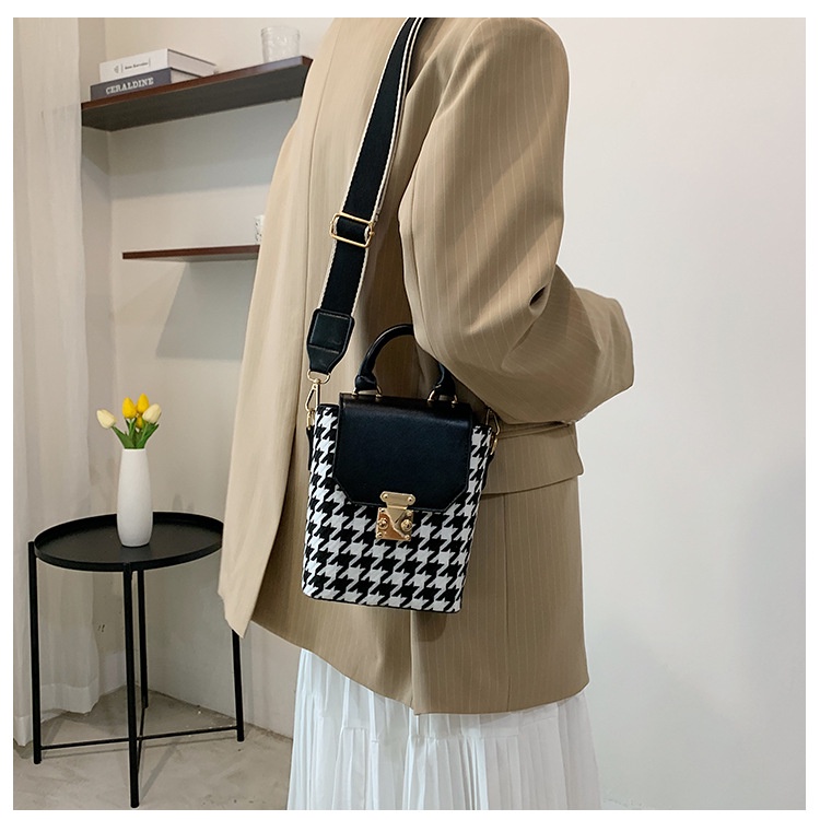 KOREAN HOUNDSTOOTH POPULAR MESSENGER BAG / TAS SELEMPANG MINI KOREA / TAS SLEMPANG KULIT KECIL / PHONE BAG