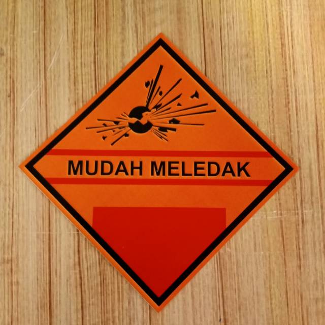 

Stiker K3 rambu safety. Mudah meledak UK 10x10cm