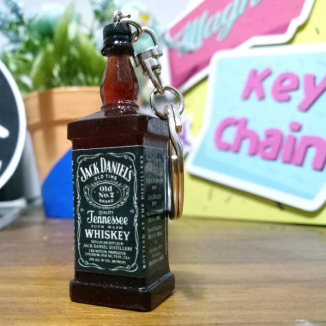 Gantungan Kunci Miniatur Botol Minuman Beralkohol