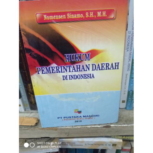 

Buku hukum pemerintahan daerah di Indonesia