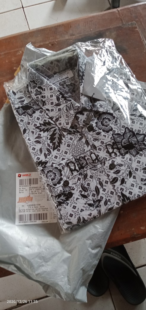 Kemeja Exclusive Rita Ricci Slimfit Doby Lengan Pendek