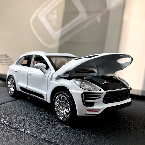 Pajangan PORSCHE MACAN TURBO Miniatur Parfum Parfume Pewangi Mobil