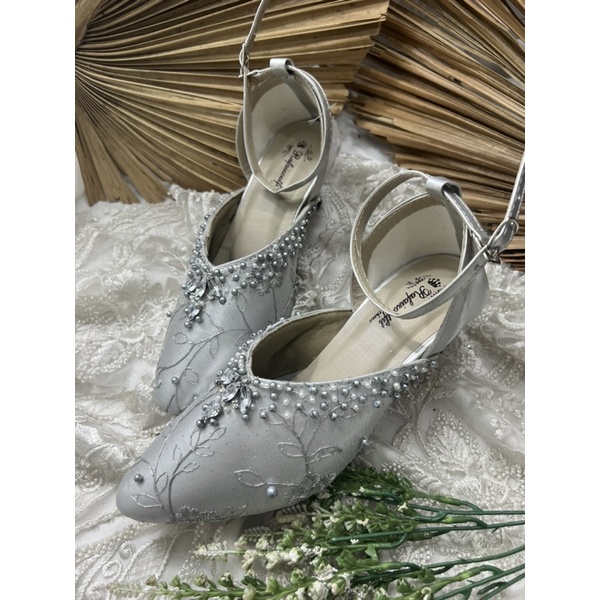 sepatu wanita Yohanes bahan tdk transparan silver 5cm lancip