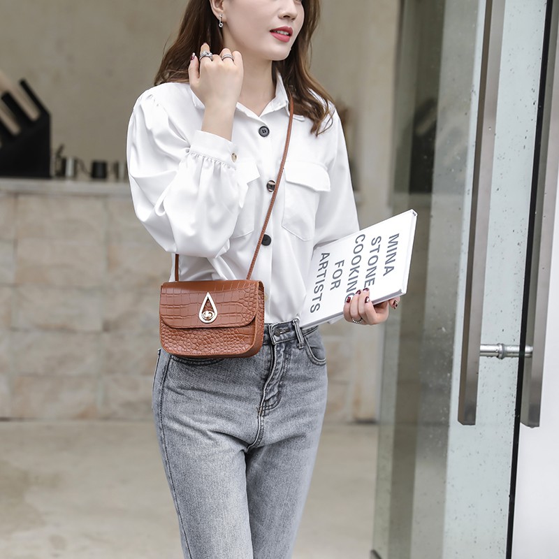 EV T04 TAS SELEMPANG WANITA SIMPLE  IMPORT