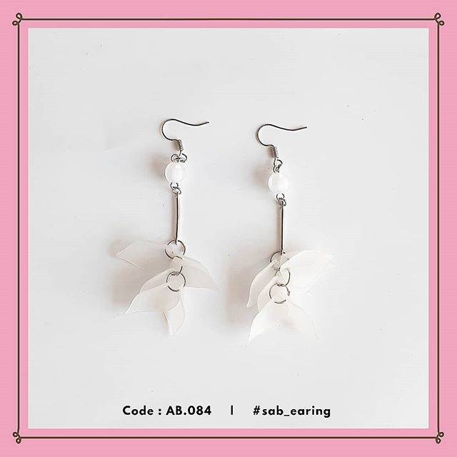 Anting Putih Korea AB.084