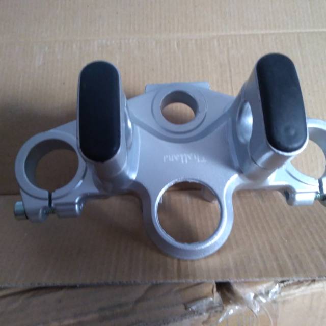 Dudukan stang Vixion