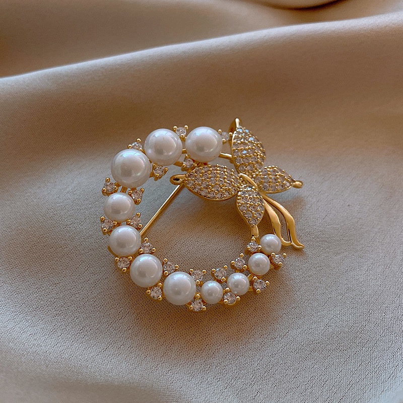 [ 1Pc  Pearl and Rhinestone Circle Brooches Butterfly Brooch Pins ] [ Party Wedding Jewelry Gifts ]