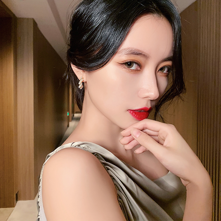 Versi Korea Dari Kepribadian Fashion Baru Anting-anting All-match Kecil Segar