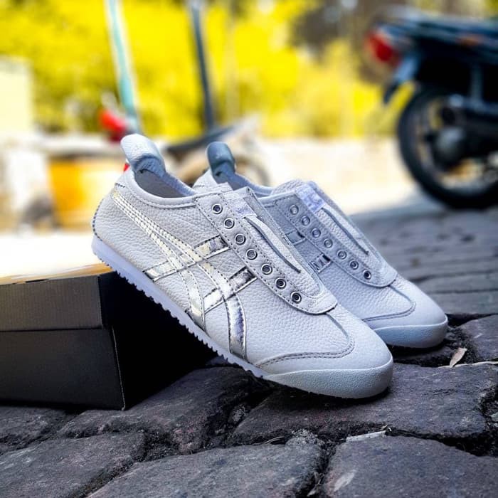 Sepatu Asics Onitsuka Tiger Slip On Leather White Silver Women