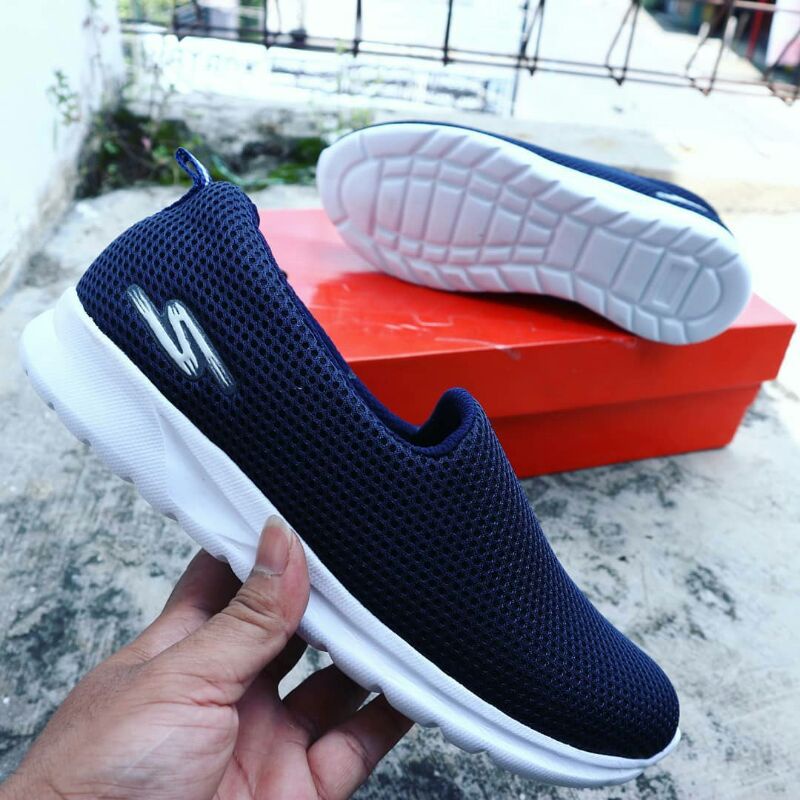 SEPATU SLIP ON KANVAS OLAHRAGA RUNNING LARI WARNA HITAM PUTIH BIRU DONGKER NAVY