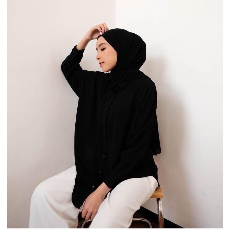 KEMEJA BASIC KONINA BAHAN RAYON | KEMEJA BLOUSE WANITA BAHAN ADEM FULL KANCING-Hitam Konina