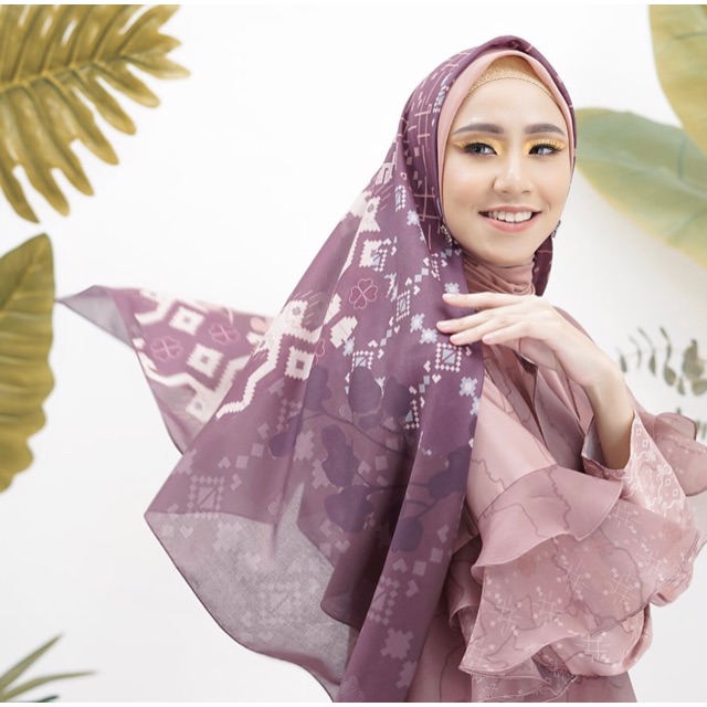 Semanggi Scarf by Restu Anggraini
