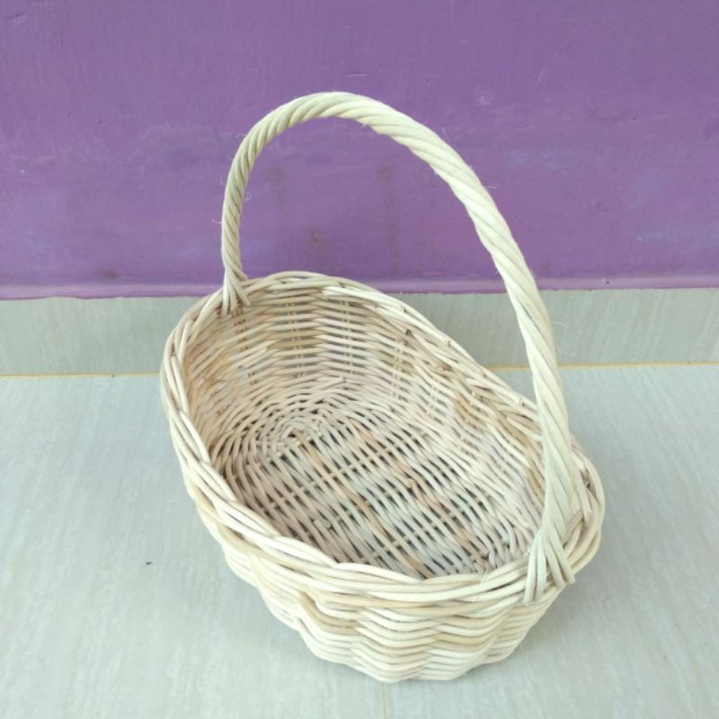 Keranjang rotan bulat wadah buah /hantaran parcel murah 33x22x9 cm