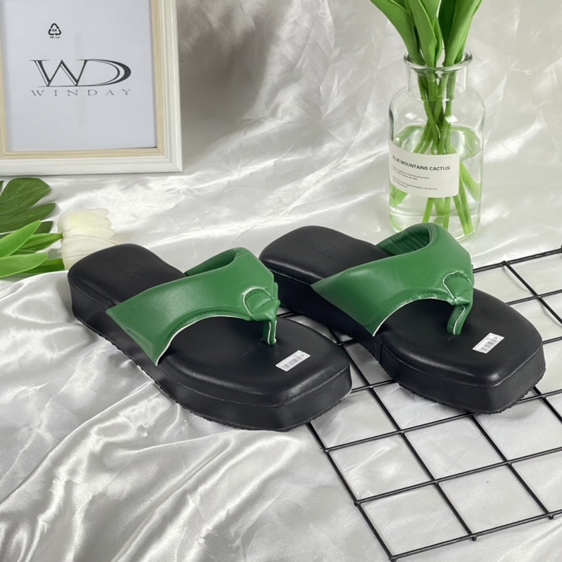 Sandal Jepit Wanita Elegan Empuk Ringan