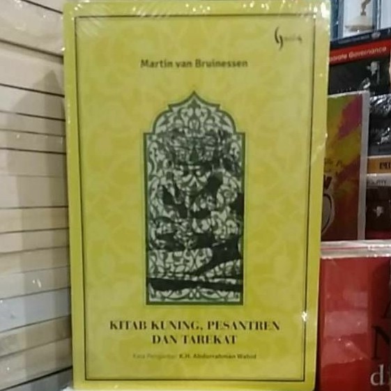 KITAB KUNING PESANTREN DAN TAREKAT