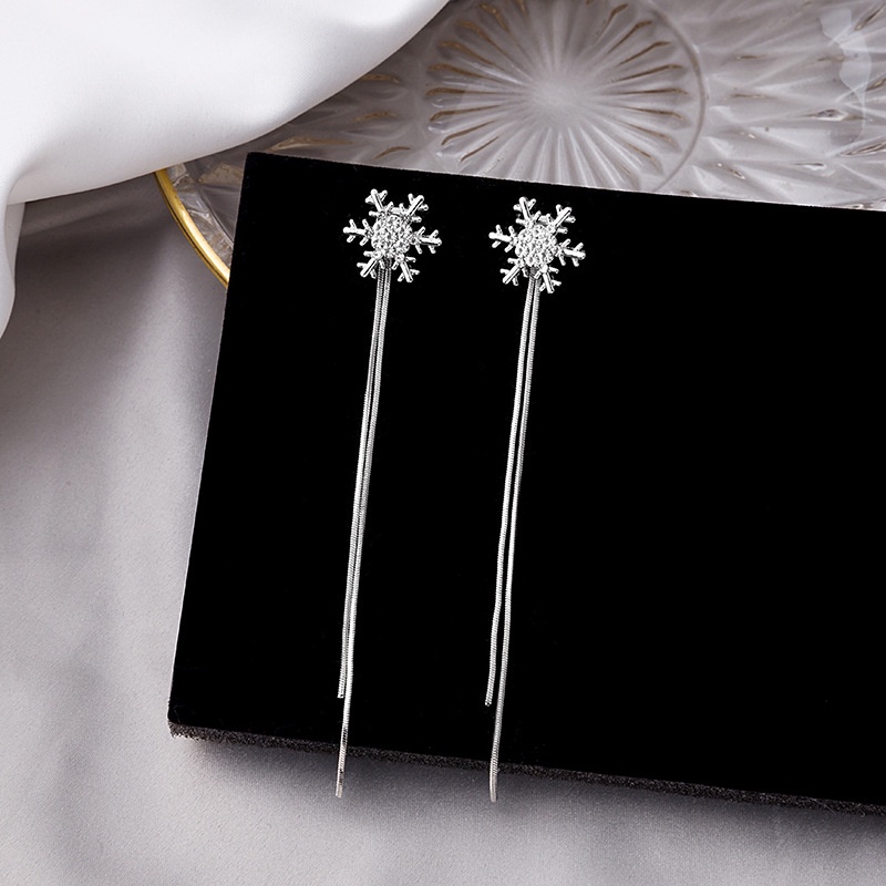 Anting Stud 925 Silver Needle Desain Snowflake Aksen Berlian Rumbai Serbaguna Untuk Natal