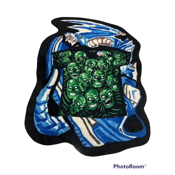 Liquid blue skull pile green black tshirt size (M) SECOND