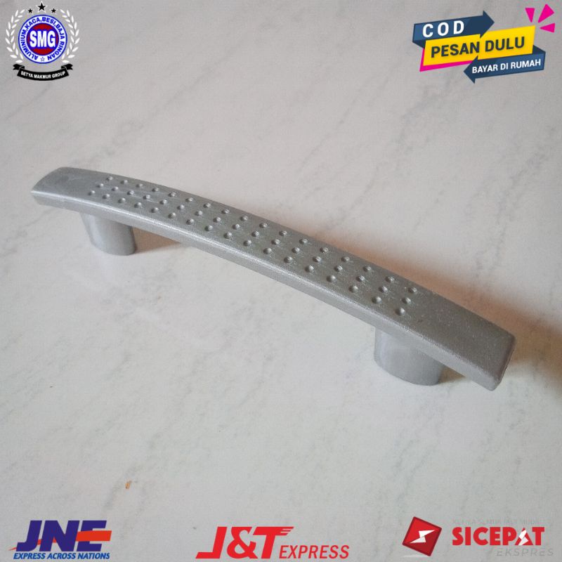 Handle Bintik Plastik Tarikan Pintu Lemari Warna Silver Uk P14cm