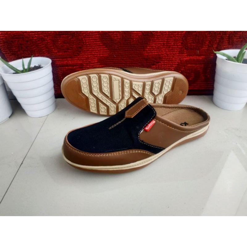 kickers pria / slop kickers / slop / sepatu pria / slop pria/ sandal sepatu masa kini