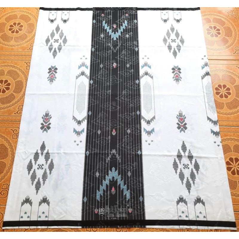 SARUNG BALI LESTARI PUTIH