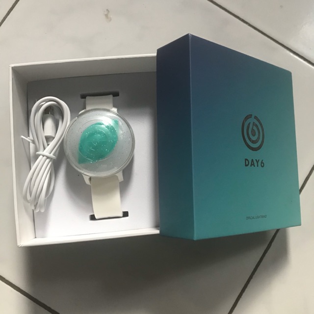 DAY6 LIGHTBAND PRELOVED