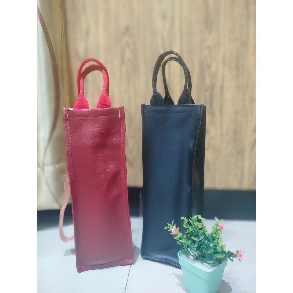 tas botol air minum 2 liter bahan sintetis premium tebal glossy dan kokoh size 12x12x33 cm