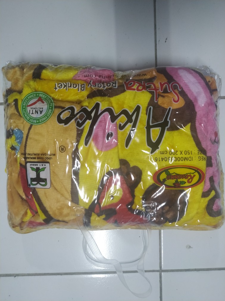 Selimut Bulu Rosanna Akiko 150 X 200cm