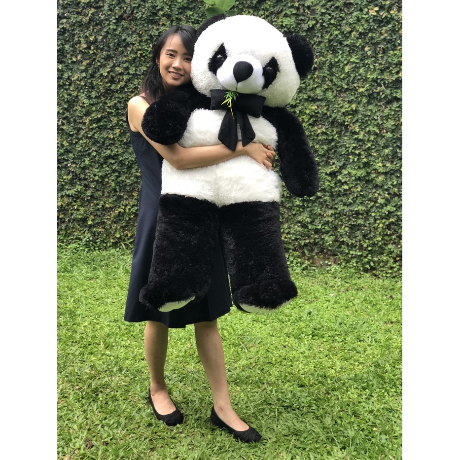 Boneka Panda Super Jumbo 1,2 Meter Hitam Putih Khas Bandung