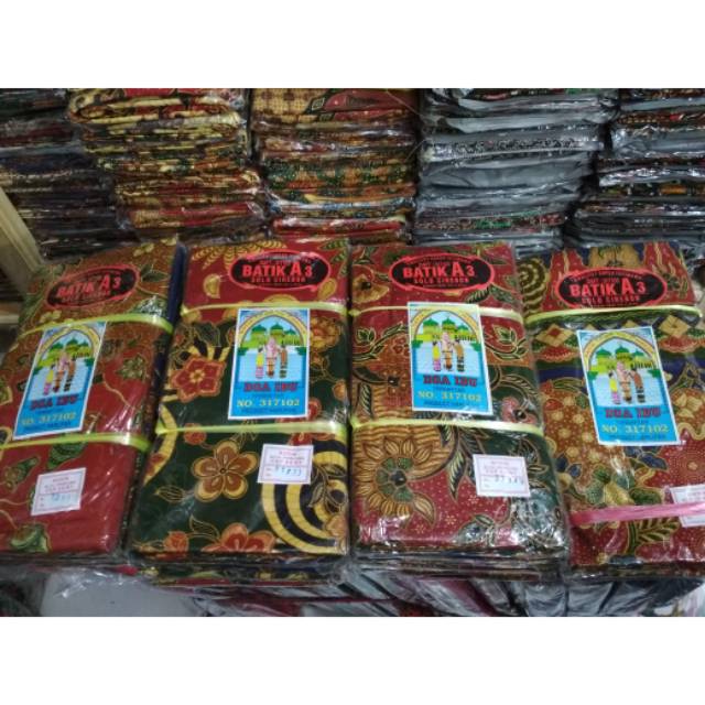 Kain batik sarung Doa Ibu