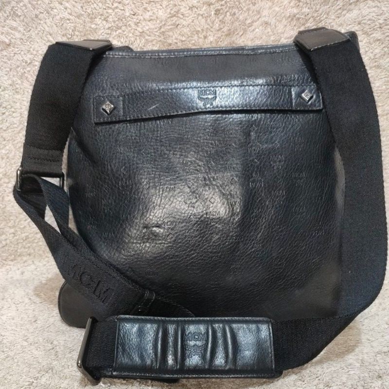 sling bag cowok MCM Munchen