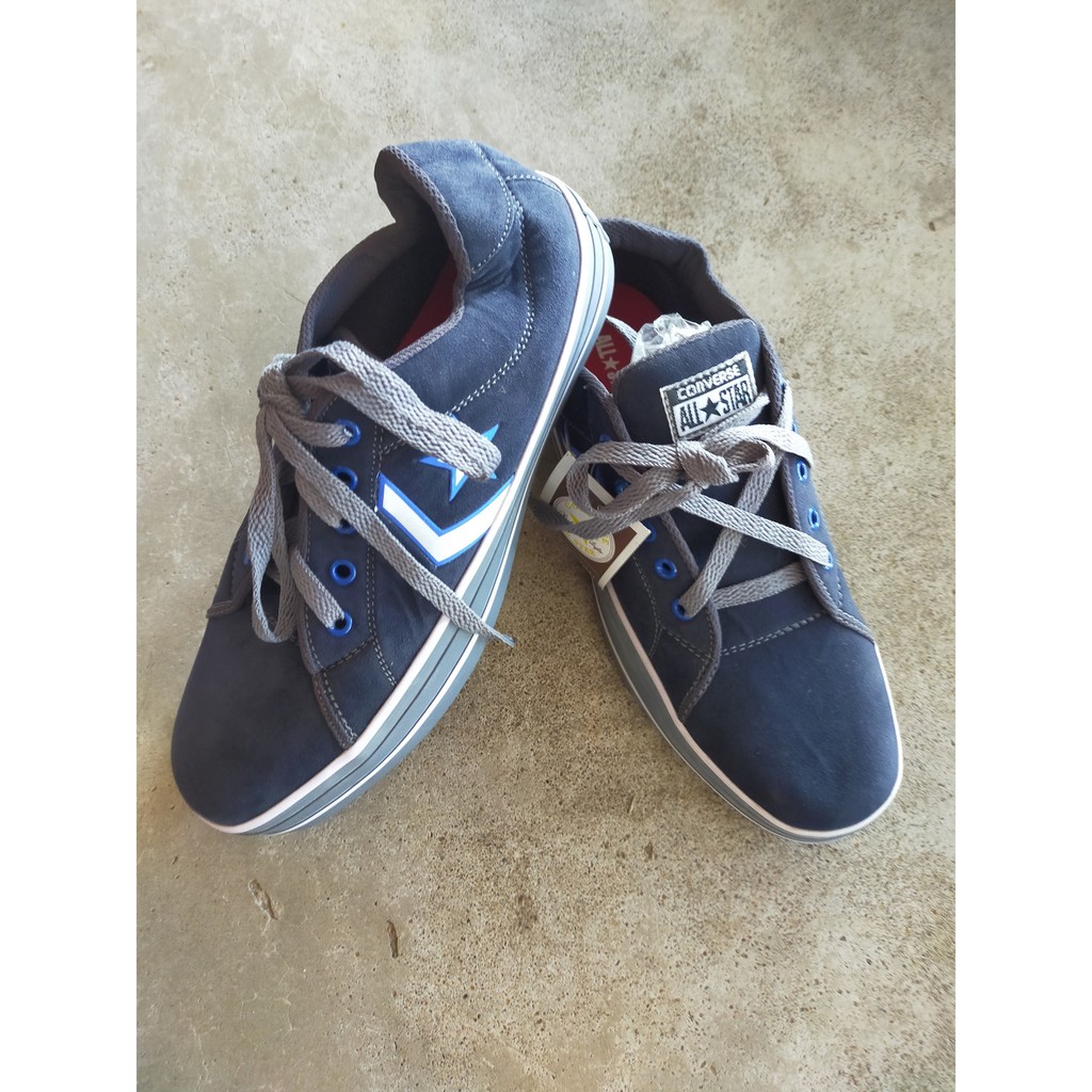 Sepatu Allstar biru tua