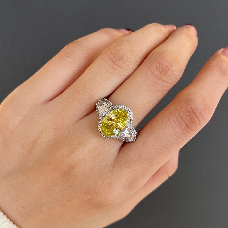 Cincin Wanita Bentuk Oval Kubik Zirkonia Warna Putih Kuning Pink Untuk Aksesoris Pernikahan